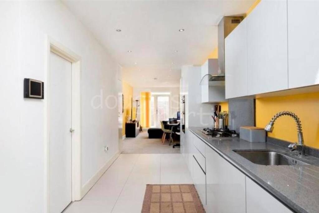 Contemporary 3 Bed Apartment In Hendon Central. Екстериор снимка